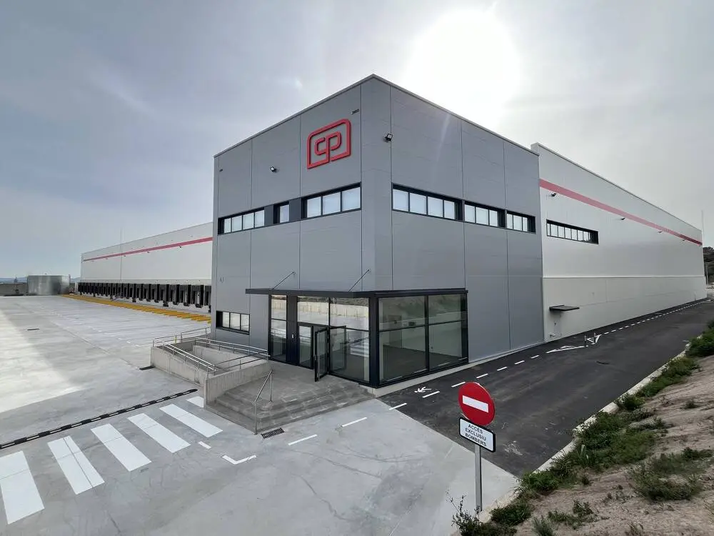 Logistics warehouse for rent of 16,259 m² - Azuqueca de Henares, Guadalajara. 