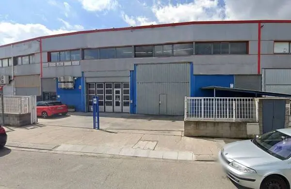 Nave industrial en alquiler de 1.260 m² - Sant Vicenç dels Horts, Barcelona.