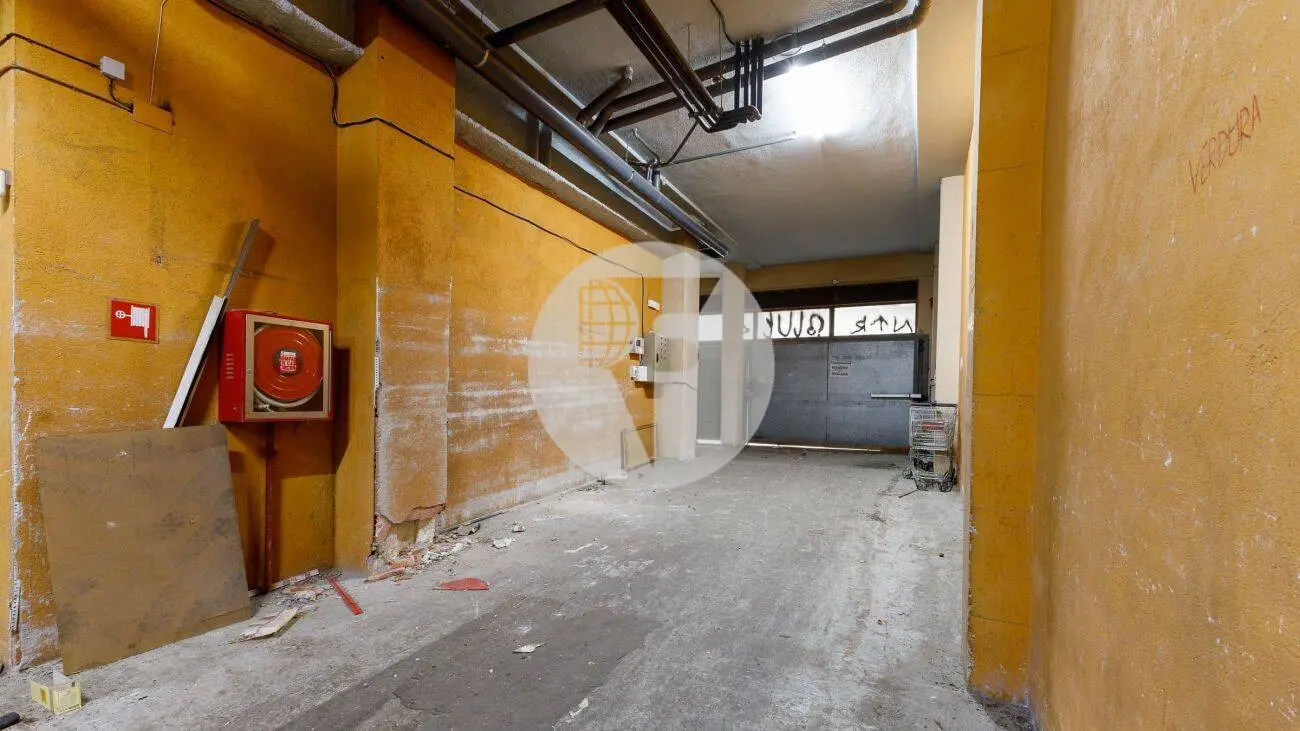 Commercial property available a few meters away from Avinguda del Paral·lel and Ronda de Sant Pau. Barcelona. IE- 223741 6