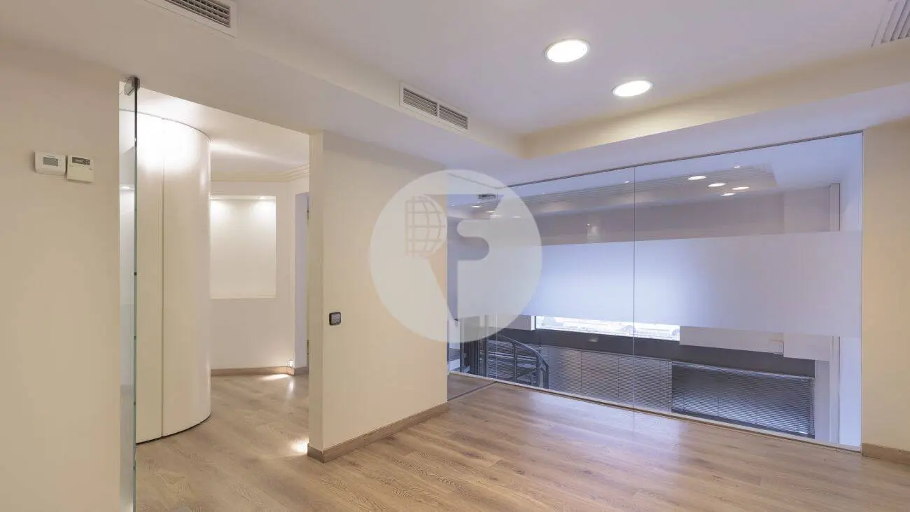 Commercial property for rent located in Via Augusta, in the neighborhood of Sarrià. IE-223744 8