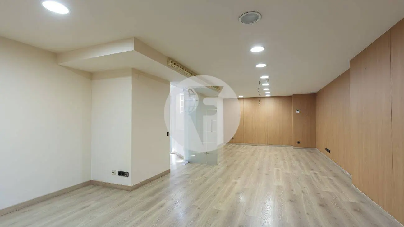 Commercial property for rent located in Via Augusta, in the neighborhood of Sarrià. IE-223744 10