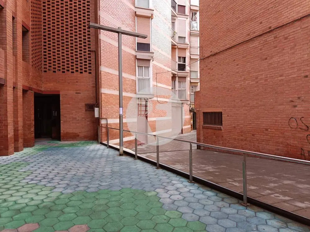 Rent of commercial property in Sant Feliu de Llobregat.IE-223801 12