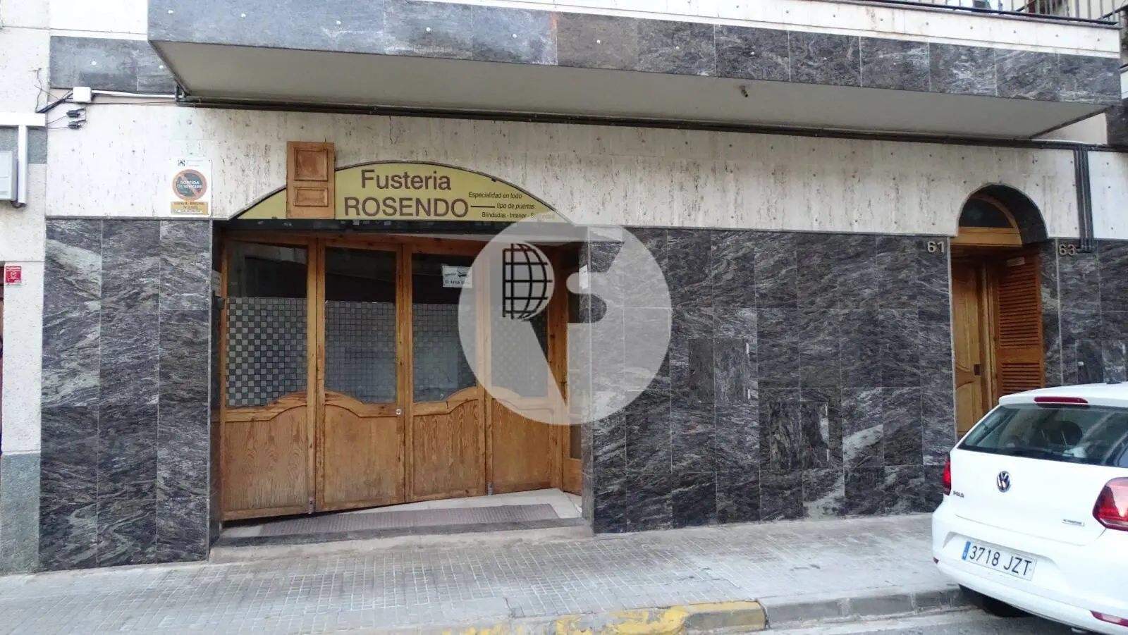 Commercial premises for rent on Calle Balmes 1