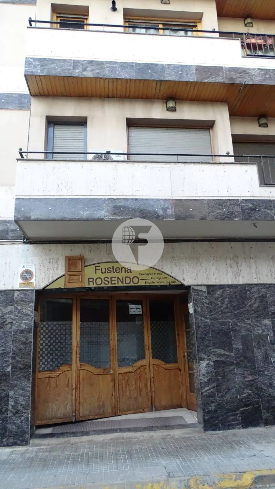 Commercial premises for rent on Calle Balmes 2