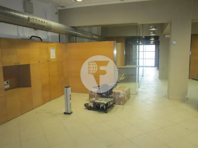 Impressive commercial property with large shop window in C/Lepant, close to the intersection of Avenida Diagonal, Gran Vía de les Corts Catalanes and Avenida Meridiana. IE-223861 12
