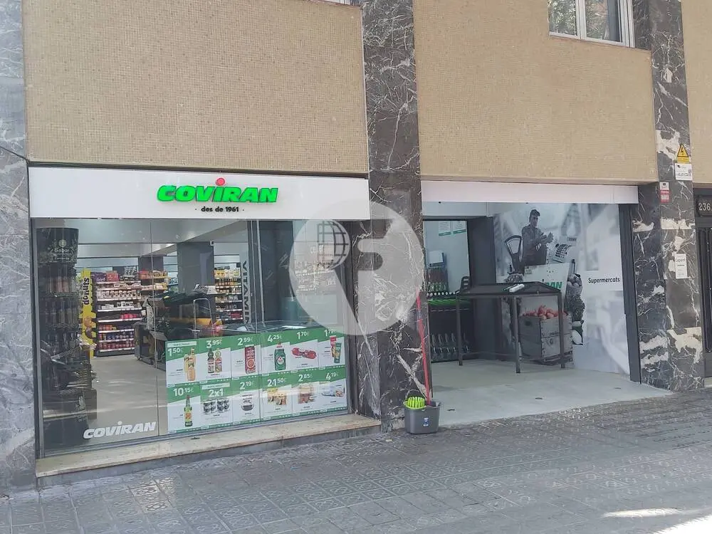 Impresionante local en rentabilidad con amplio escaparate en C/Lepant, cerca de la intersección de Avenida Diagonal, Gran Vía de les Corts Catalanes y Avenida Meridiana. IE-223861