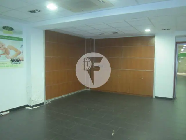 Impressive commercial property with large shop window in C/Lepant, close to the intersection of Avenida Diagonal, Gran Vía de les Corts Catalanes and Avenida Meridiana. IE-223861 6