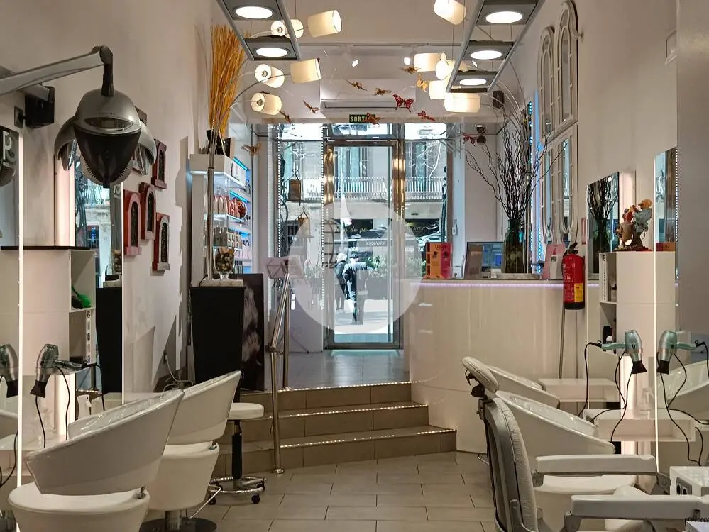 Commercial premises for sale in Eixample. IE-224479 1