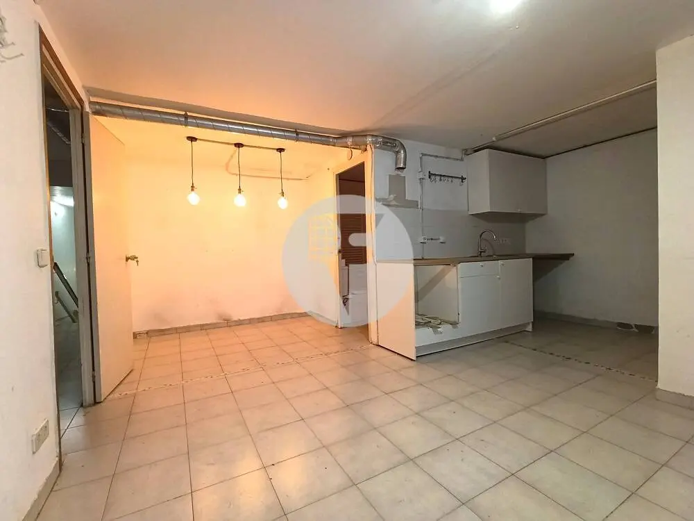 Amplio local comercial diáfano con altillo en planta baja – 216m² + 100m² - imagen 25
