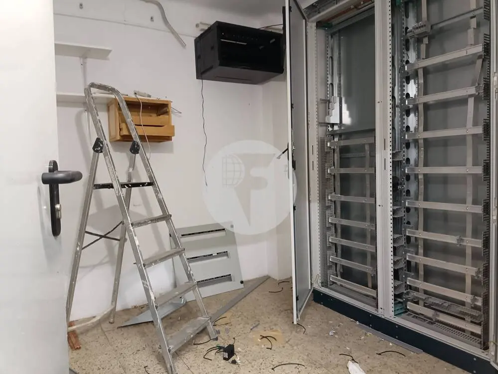 Amplio local comercial de 500 m² junto al metro Les Corts - imagen 5
