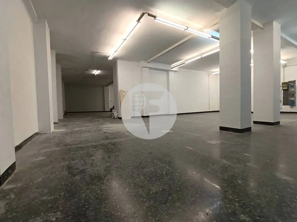 Local comercial de 302 m² en venta en Sant Antoni con amplia fachada y dos accesos independientes - imagen 13