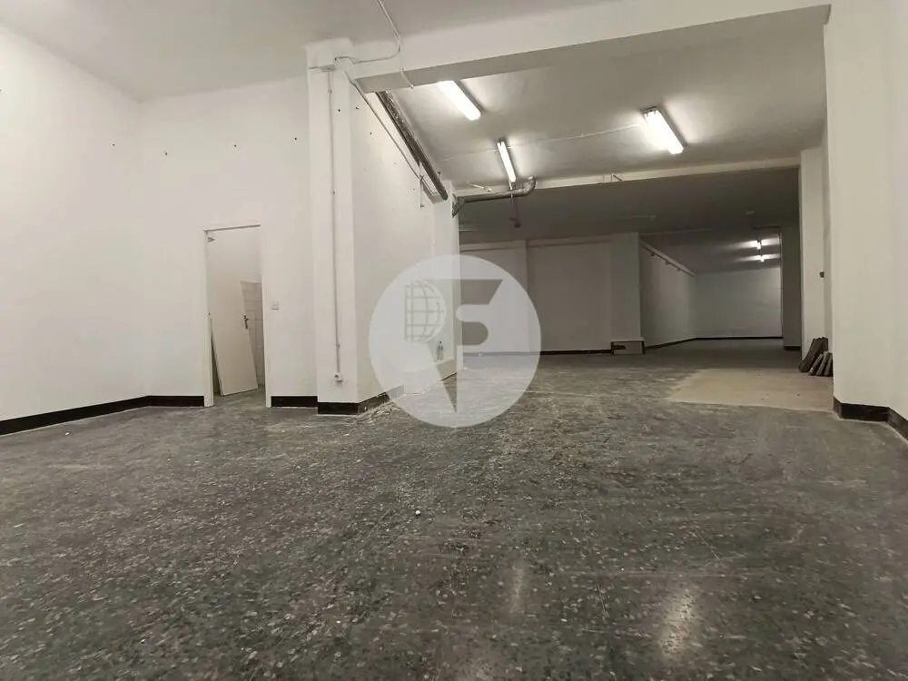 Local comercial de 302 m² en venta en Sant Antoni con amplia fachada y dos accesos independientes - imagen 10