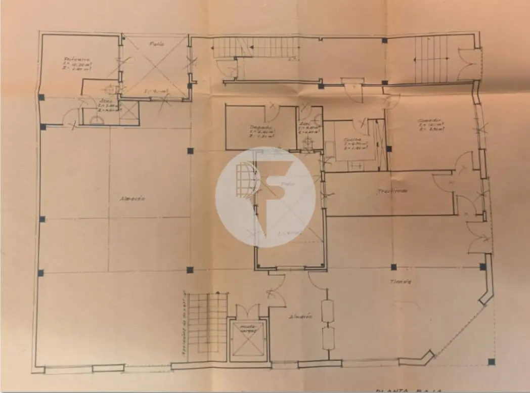 Local comercial de 544 m² con 25 m de fachada en Sant Boi de Llobregat - imagen 27