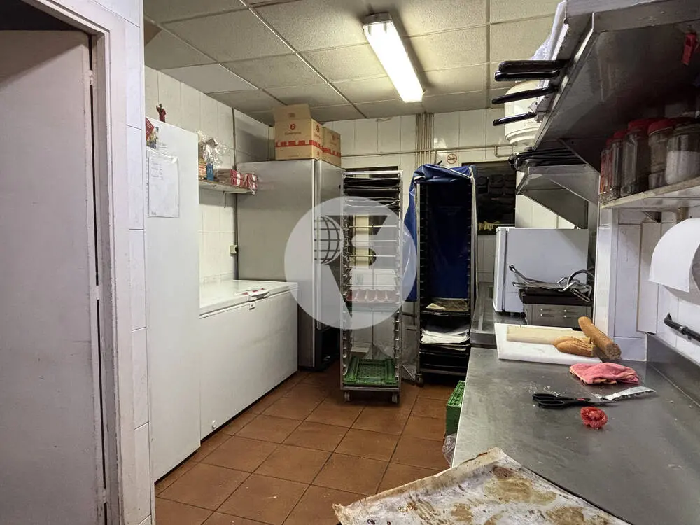 Local comercial de 544 m² con 25 m de fachada en Sant Boi de Llobregat - imagen 5