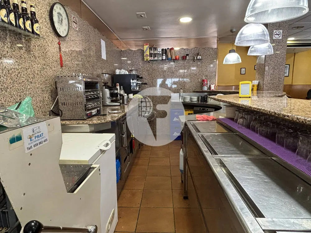Local comercial de 544 m² con 25 m de fachada en Sant Boi de Llobregat - imagen 3