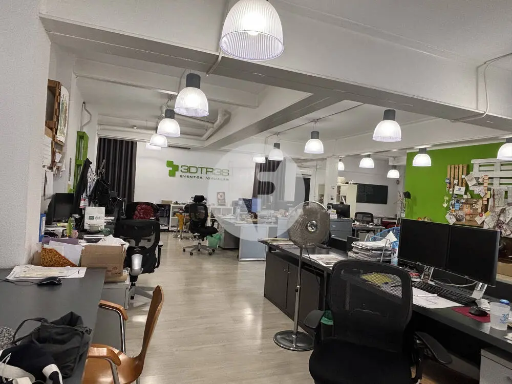 Local comercial de 544 m² con 25 m de fachada en Sant Boi de Llobregat - imagen 10