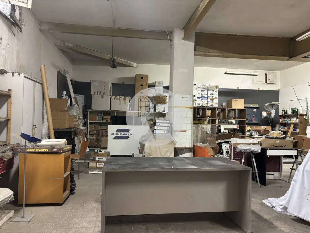 Local comercial de 544 m² con 25 m de fachada en Sant Boi de Llobregat - imagen 18