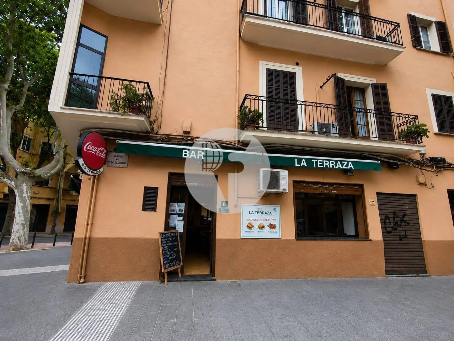 Traspaso de emblemático bar cafetería con terraza en pleno centro de Palma | Famosos llonguets y clientela fidelizada. 31 de Desembre 50 - imagen 3