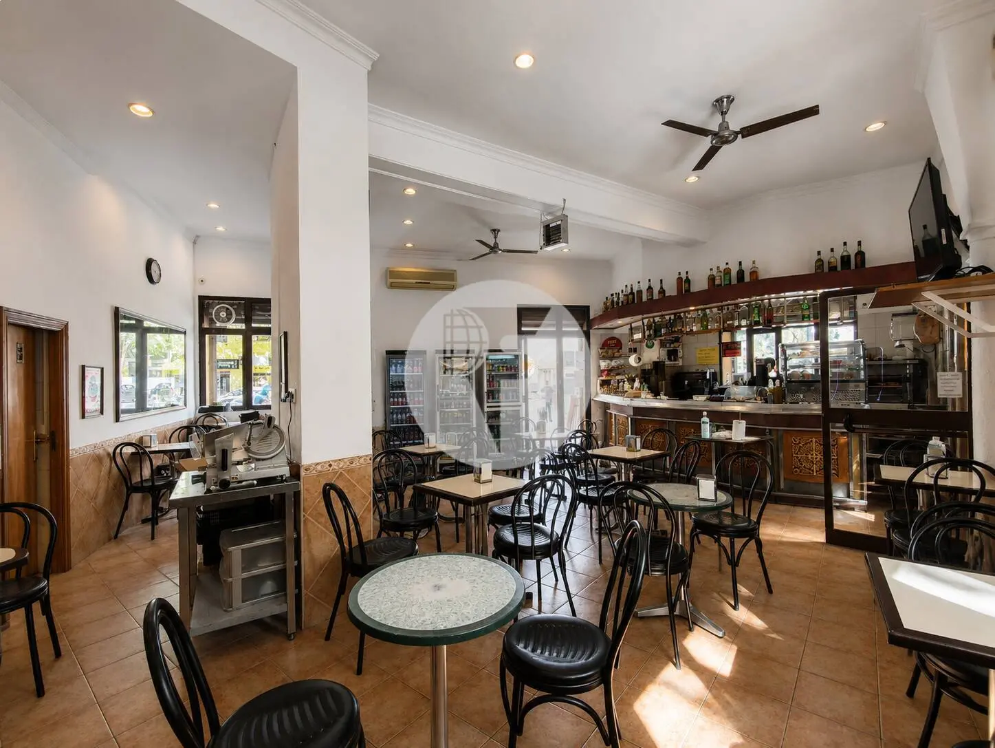 Traspaso de emblemático bar cafetería con terraza en pleno centro de Palma | Famosos llonguets y clientela fidelizada. 31 de Desembre 50 - imagen 6