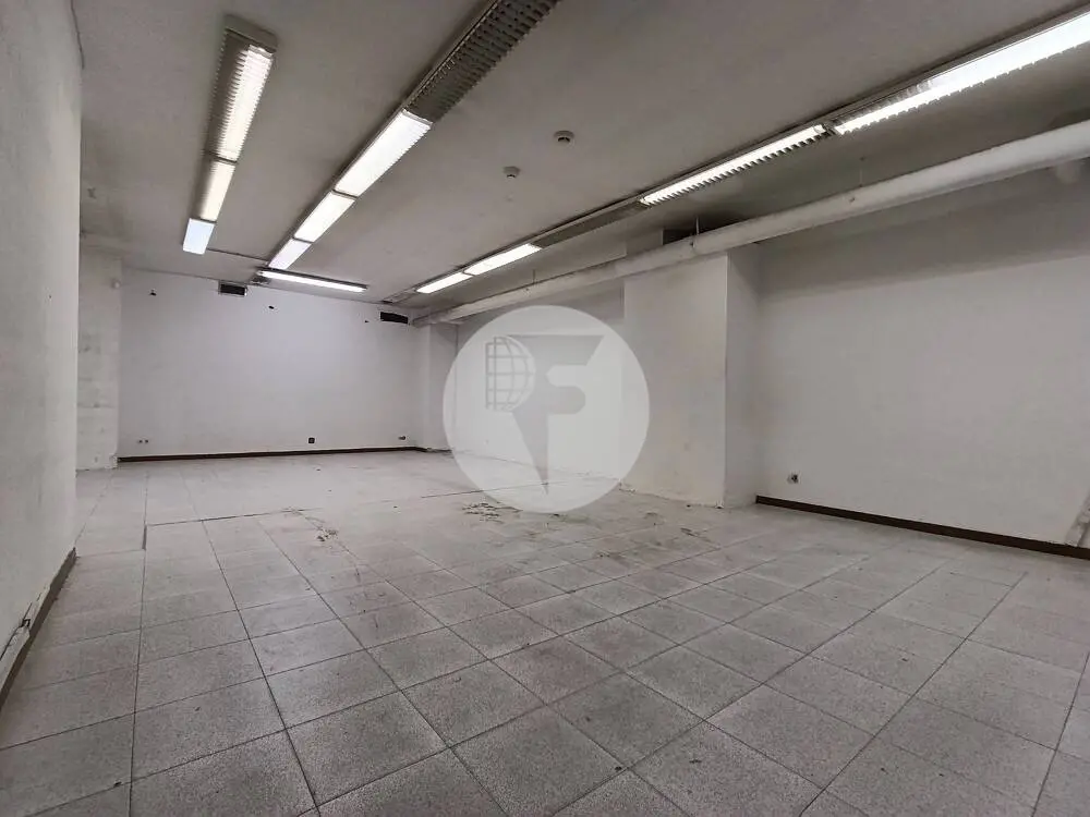 Espectacular local comercial diáfano de 700 m² en el Eixample Izquierdo de Barcelona - imagen 18