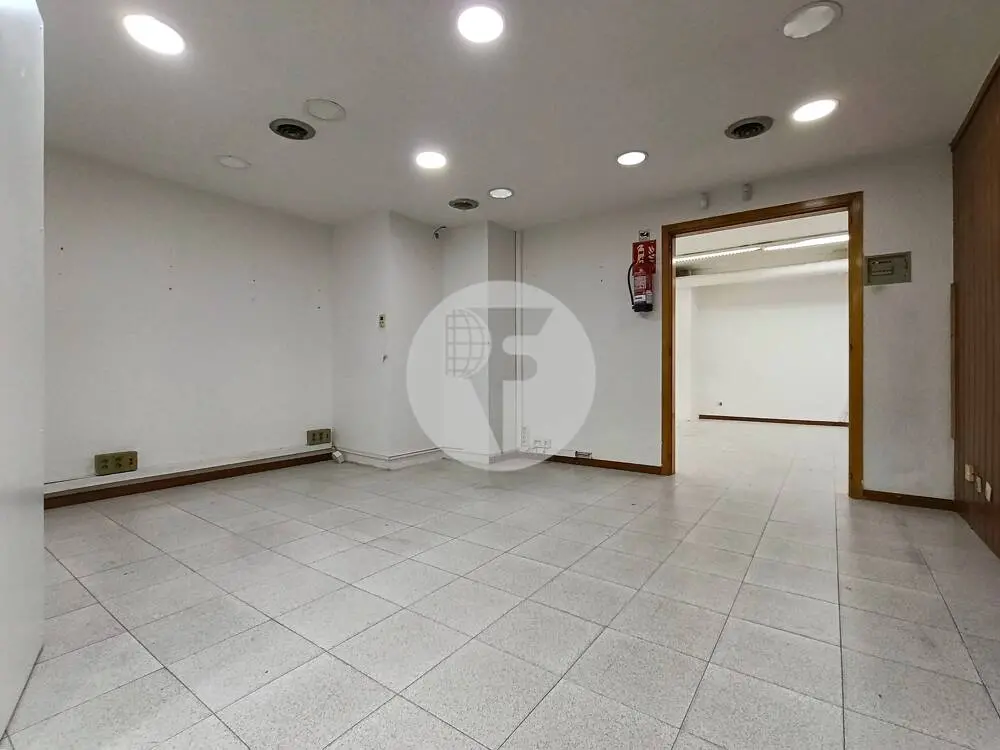Espectacular local comercial diáfano de 700 m² en el Eixample Izquierdo de Barcelona - imagen 16