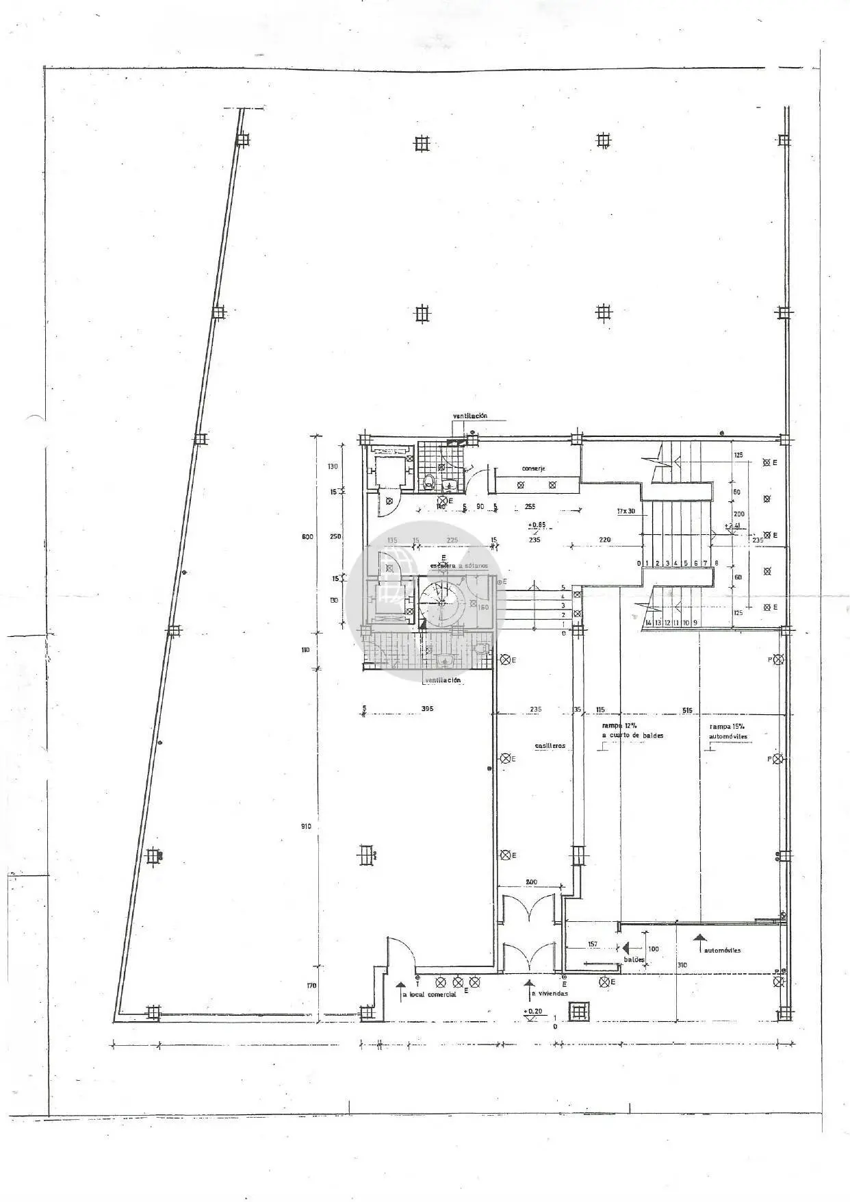 Espectacular local comercial diáfano de 700 m² en el Eixample Izquierdo de Barcelona - imagen 39