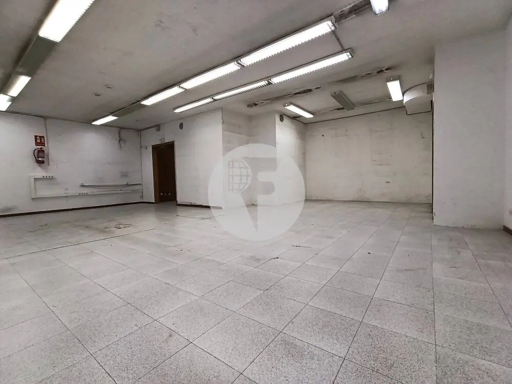 Espectacular local comercial diáfano de 700 m² en el Eixample Izquierdo de Barcelona - imagen 20