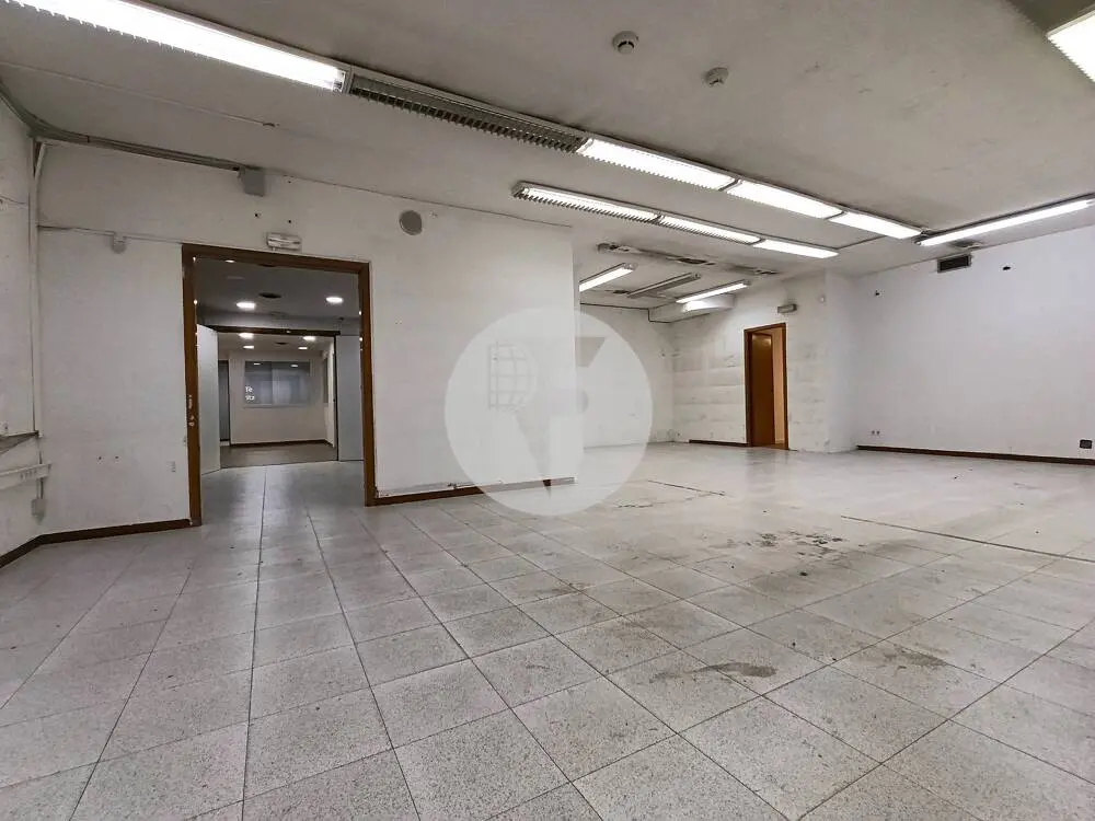 Espectacular local comercial diáfano de 700 m² en el Eixample Izquierdo de Barcelona - imagen 19
