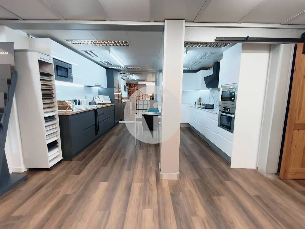 Oportunidad histórica: Local de 500 m² con traspaso y 45 años de trayectoria en Zona Levante, Palma. - imagen 32