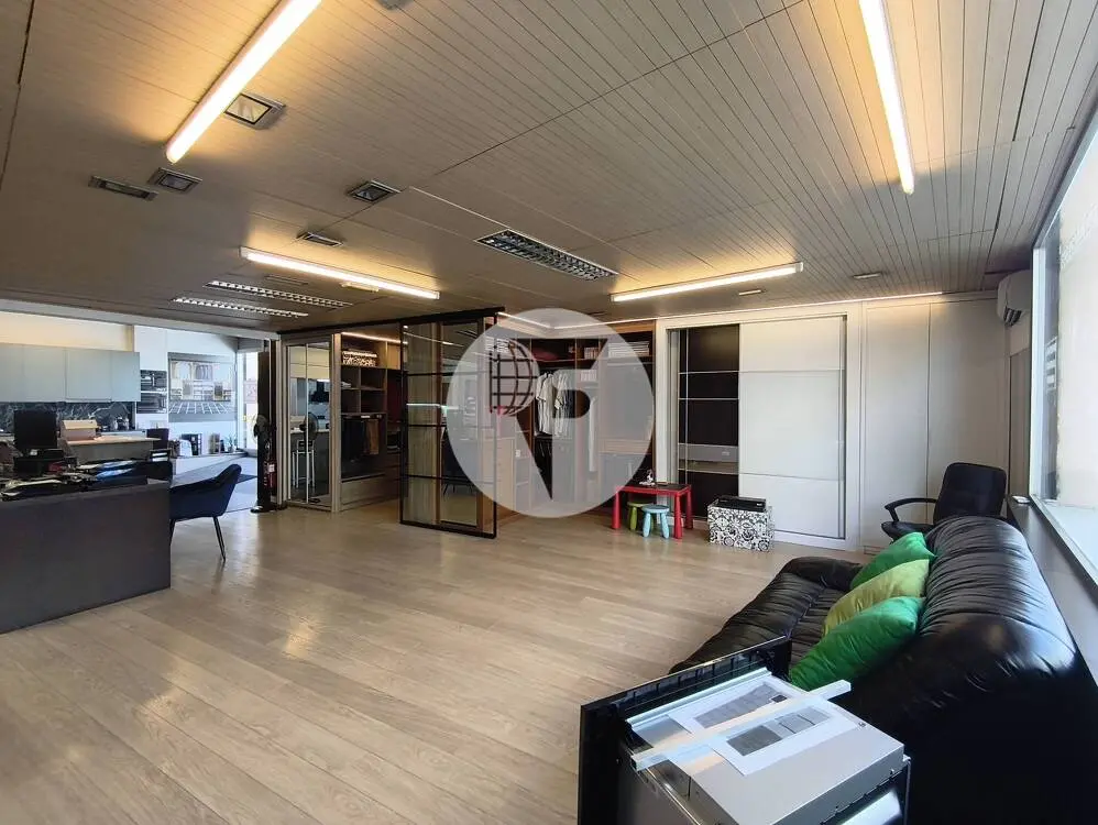 Oportunidad histórica: Local de 500 m² con traspaso y 45 años de trayectoria en Zona Levante, Palma. - imagen 2