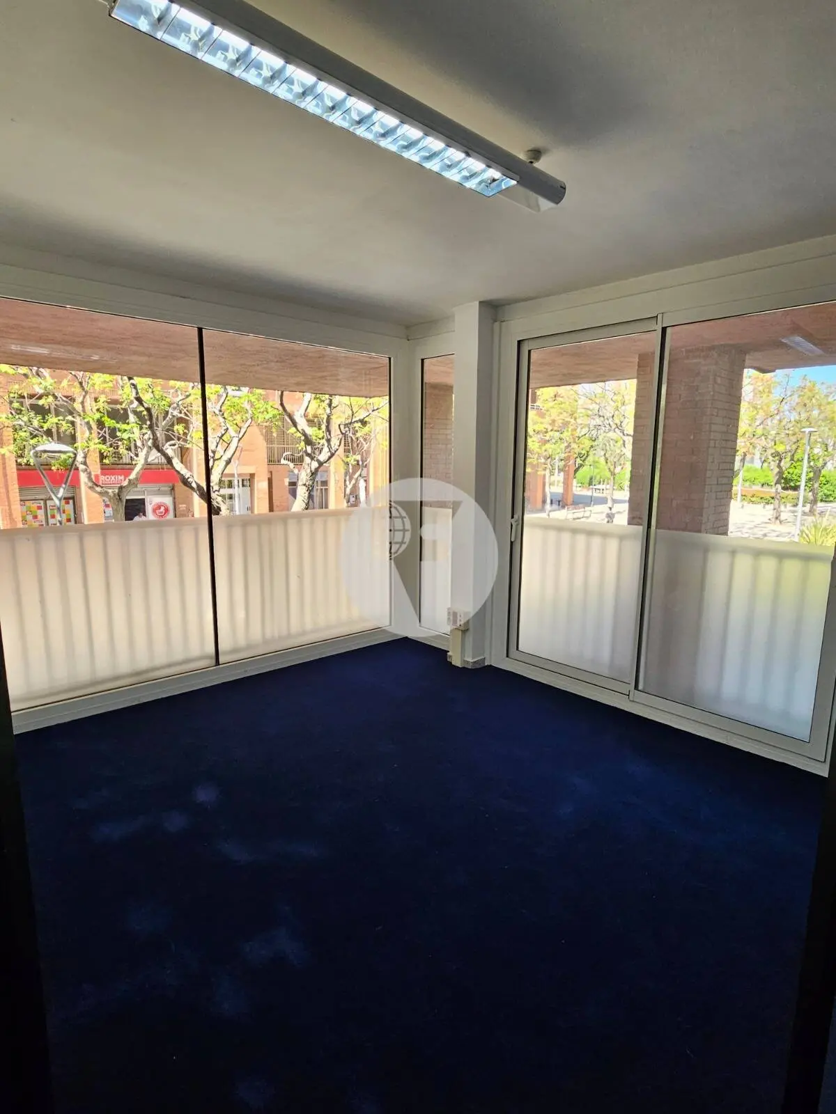 Local comercial esquinero de 240 m² en venta en Sant Joan Despí con gran escaparate - imagen 22