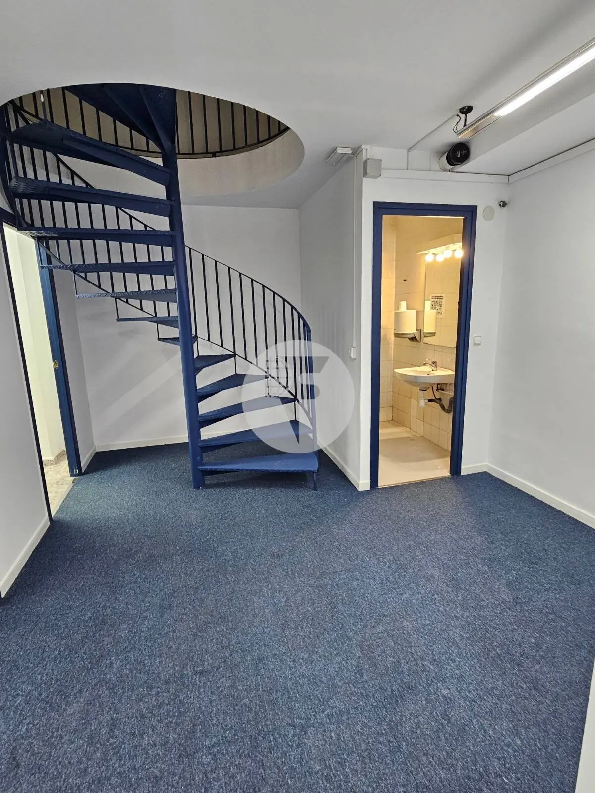 Local comercial esquinero de 240 m² en venta en Sant Joan Despí con gran escaparate - imagen 16