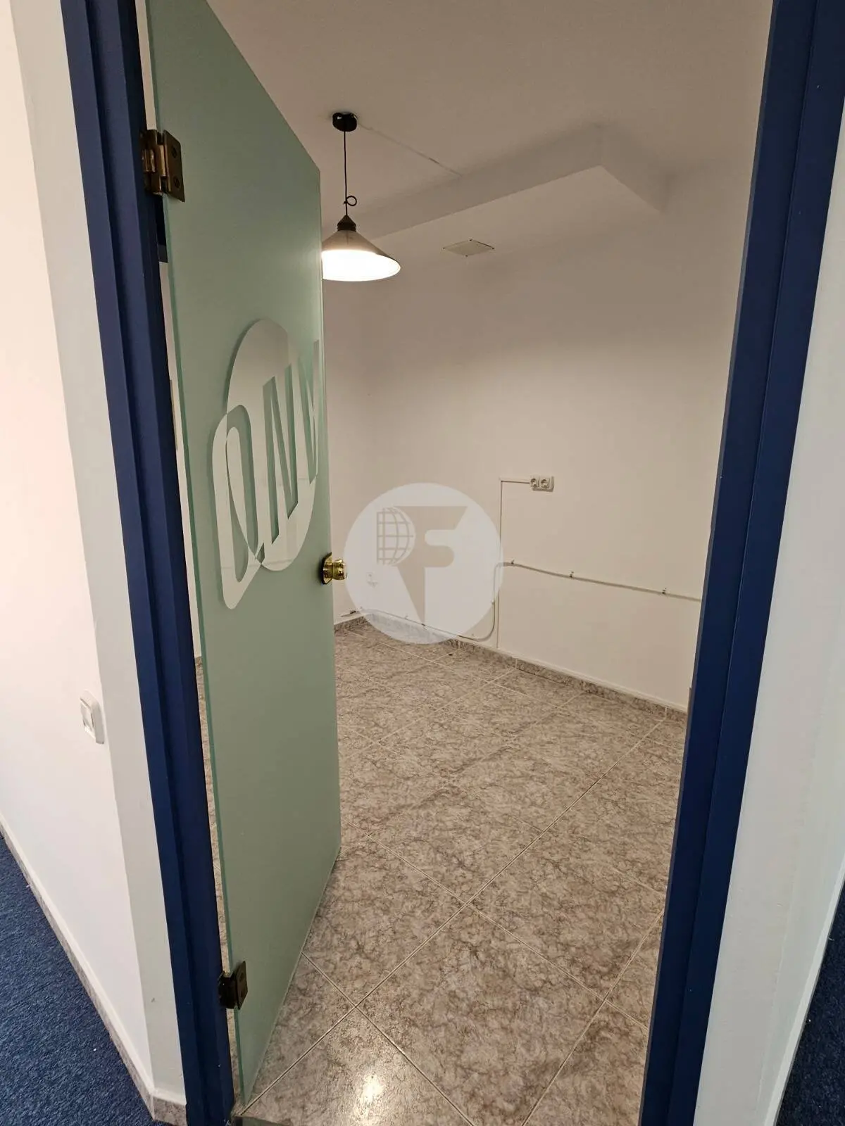 Local comercial esquinero de 240 m² en venta en Sant Joan Despí con gran escaparate - imagen 24