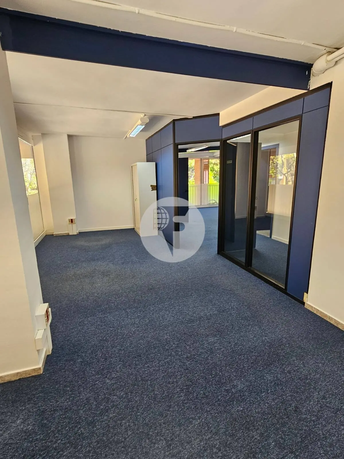 Local comercial esquinero de 240 m² en venta en Sant Joan Despí con gran escaparate - imagen 20