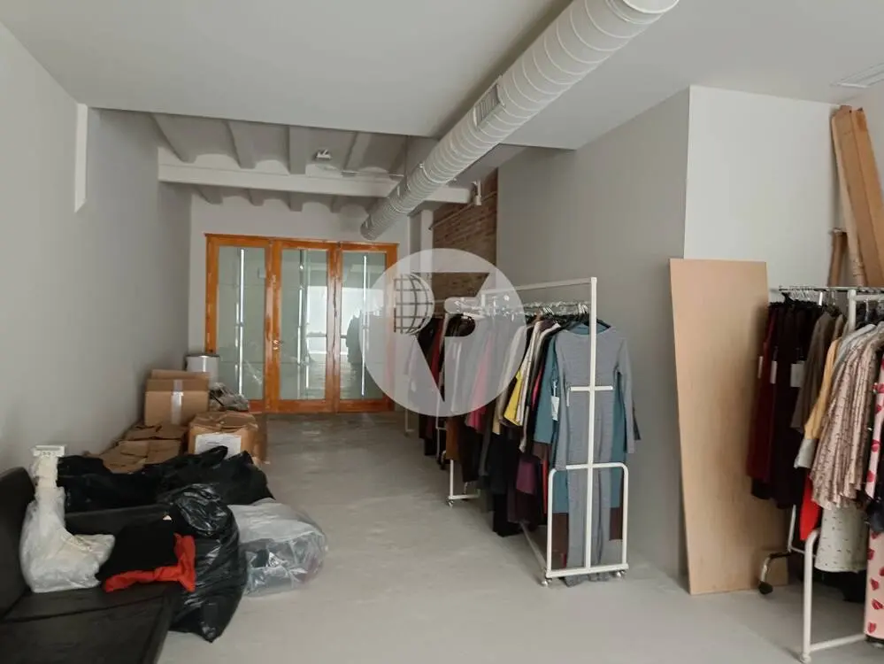 Local comercial de 87 m² en Pere IV, Barcelona, con climatización - imagen 2