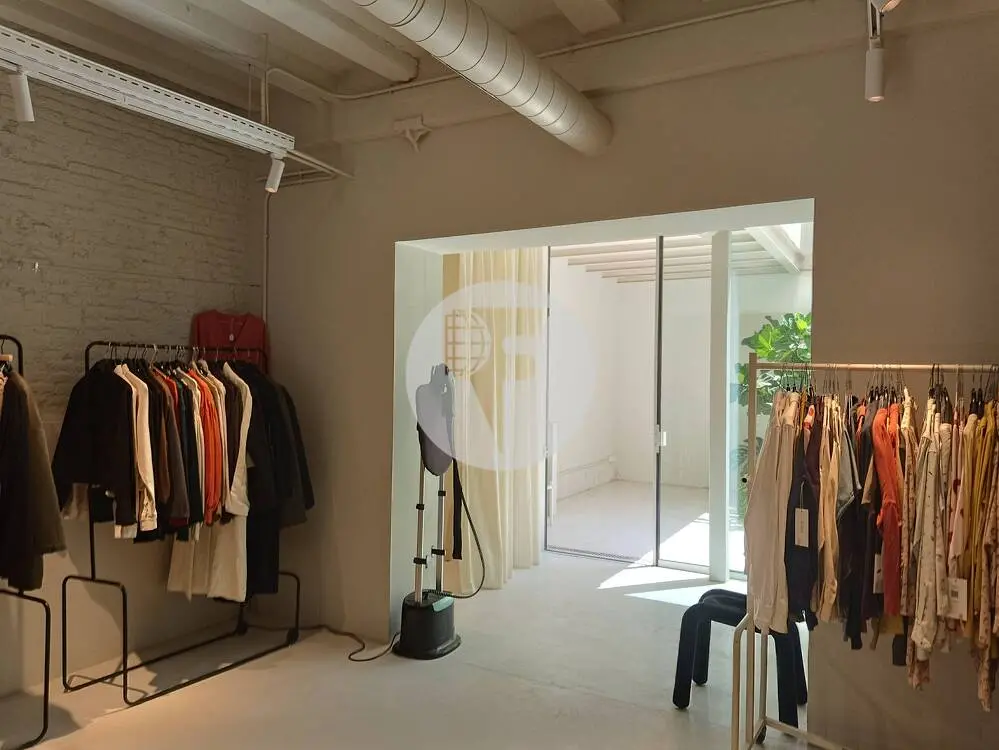Local comercial de 79 m² en Barcelona con climatización por conductos - imagen 7