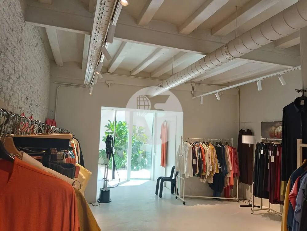 Local comercial de 79 m² en Barcelona con climatización por conductos - imagen 5