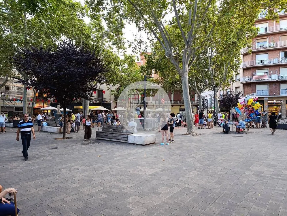 Local comercial esquinero de 154 m² con salida de humos junto a Plaza Ibiza - imagen 7