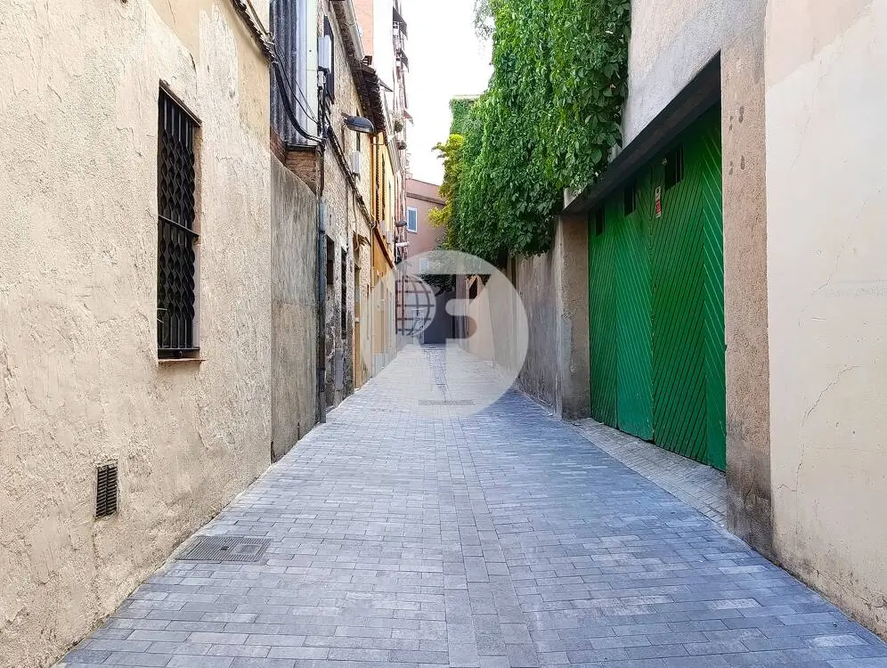 Local comercial esquinero de 154 m² con salida de humos junto a Plaza Ibiza - imagen 5