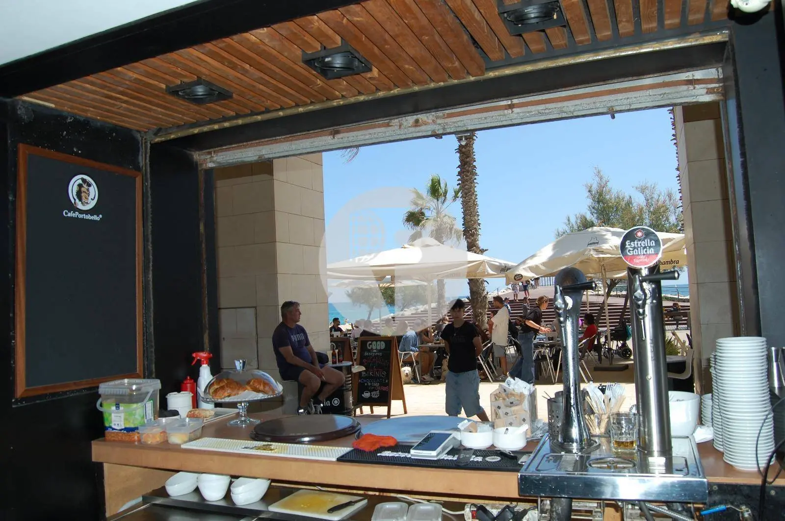 Traspaso de bar restaurante con licencia C3 y terraza frente al mar en Badalona - imagen 5