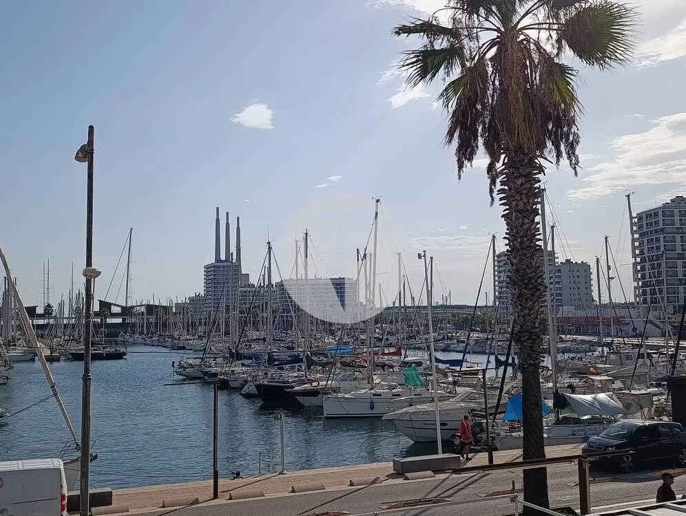 Traspaso de bar restaurante con licencia C3 y terraza frente al mar en Badalona - imagen 9