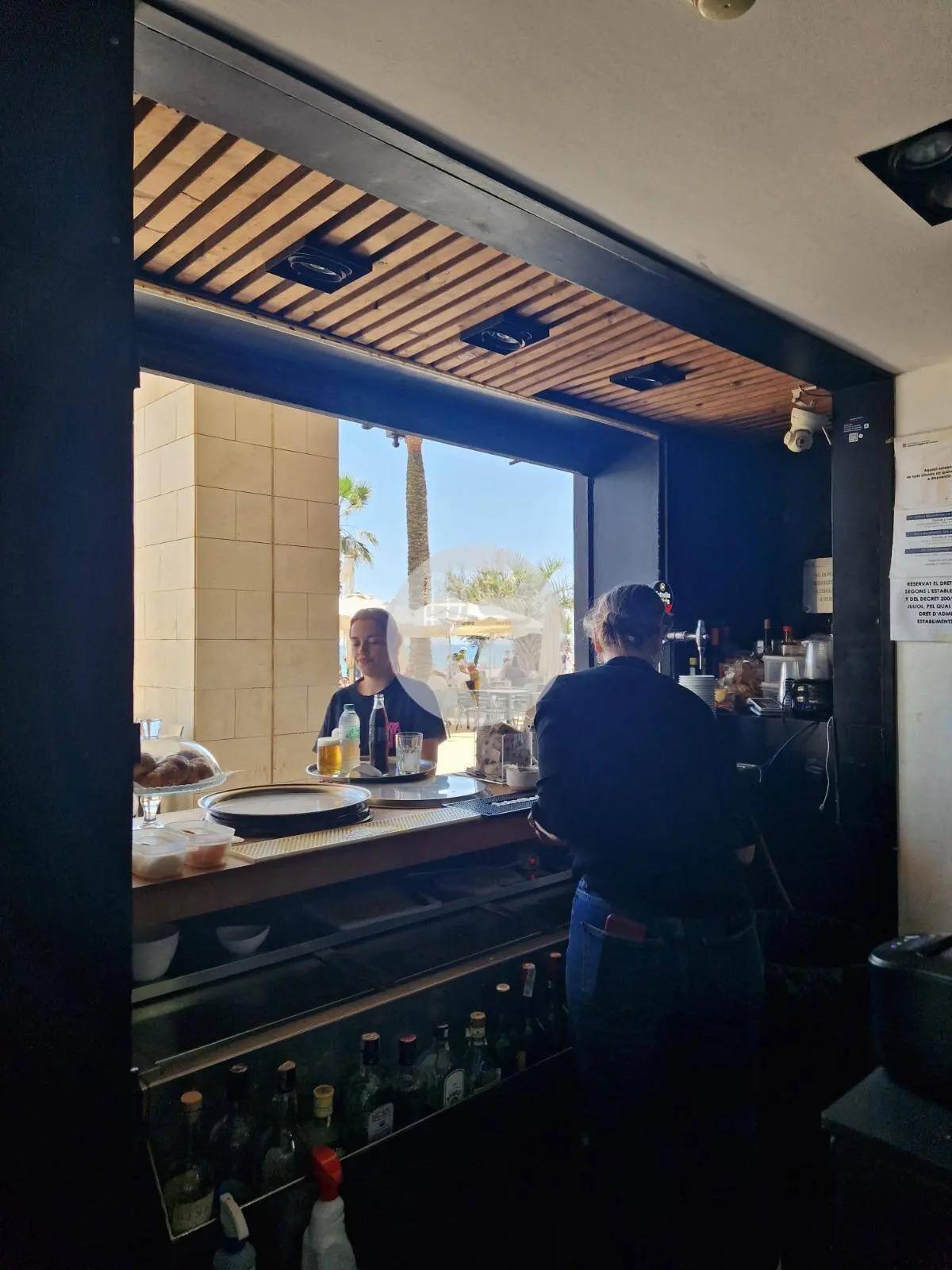 Traspaso de bar restaurante con licencia C3 y terraza frente al mar en Badalona - imagen 6