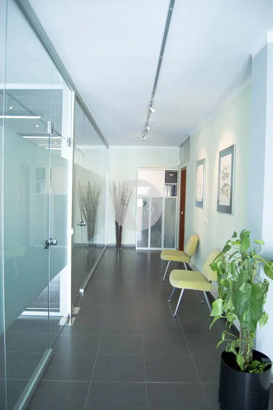 Local comercial en venta en Terrassa, listo para iniciar actividad – 85 m² por 87.000 € - imagen 4