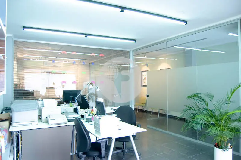 Local comercial en venta en Terrassa, listo para iniciar actividad – 85 m² por 87.000 € - imagen 8
