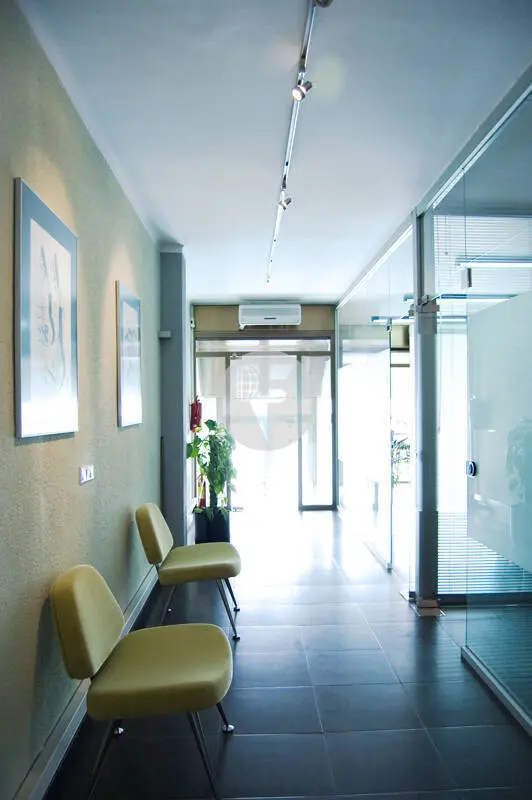 Local comercial en venta en Terrassa, listo para iniciar actividad – 85 m² por 87.000 € - imagen 6