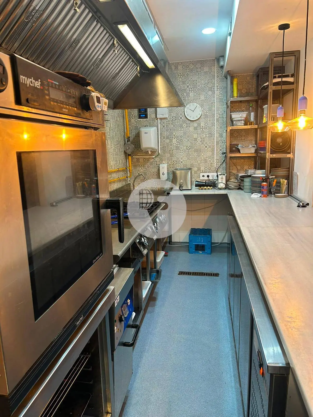 Local comercial en alquiler de 138 m² a pie de calle con salida de humos - imagen 17