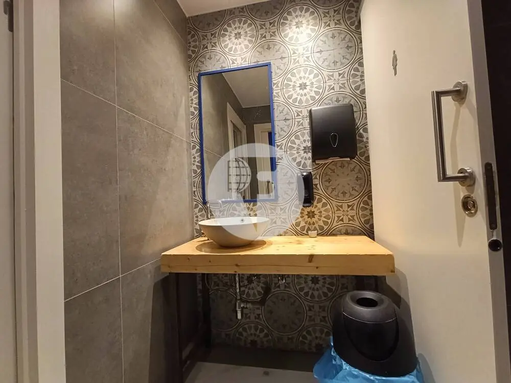 Local comercial en alquiler de 138 m² a pie de calle con salida de humos - imagen 18