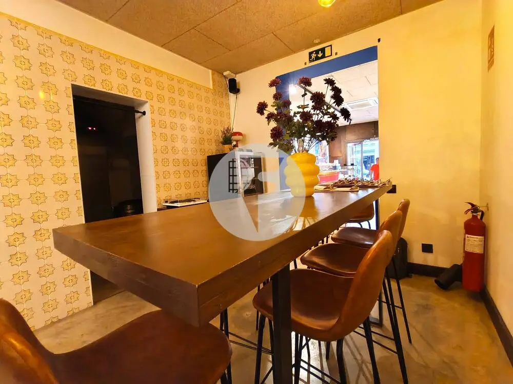 Local comercial en alquiler de 138 m² a pie de calle con salida de humos - imagen 7