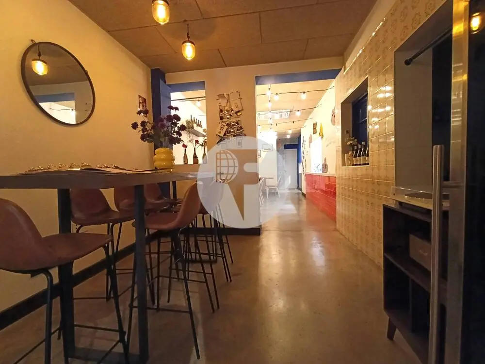 Local comercial en alquiler de 138 m² a pie de calle con salida de humos - imagen 11