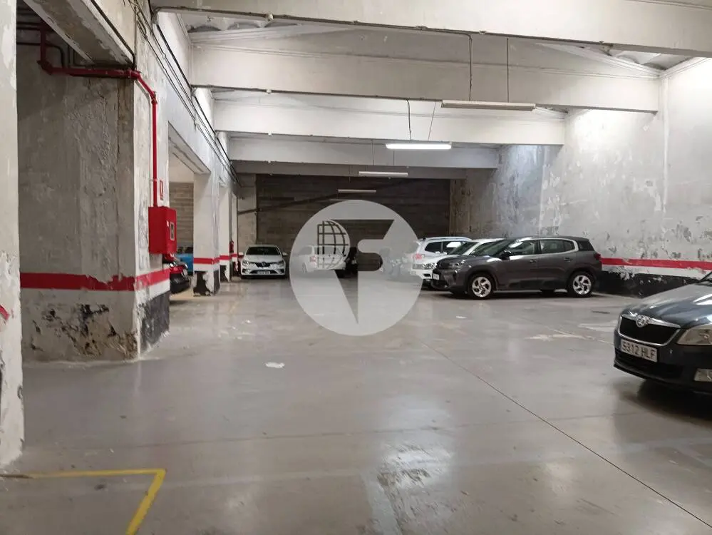 Local comercial de 707 m² en planta baja y 6,40 m de altura en Barcelona - imagen 6